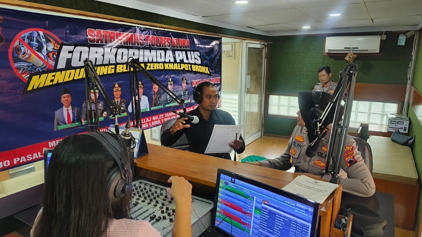 Polres Blora, Sosialisasi Larangan Knalpot Brong Di Radio X FM Blora