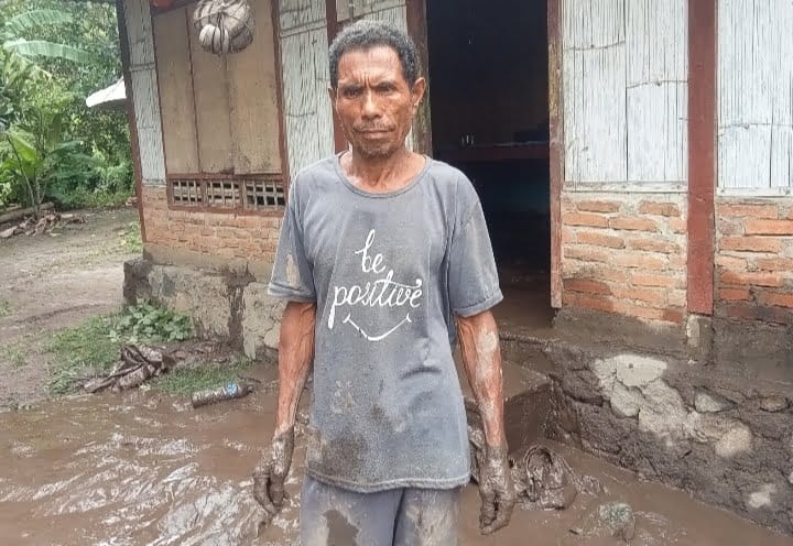 Material Banjir Lahar Dingin Lewotobi Rendam Rumah Warga Desa Dulipali