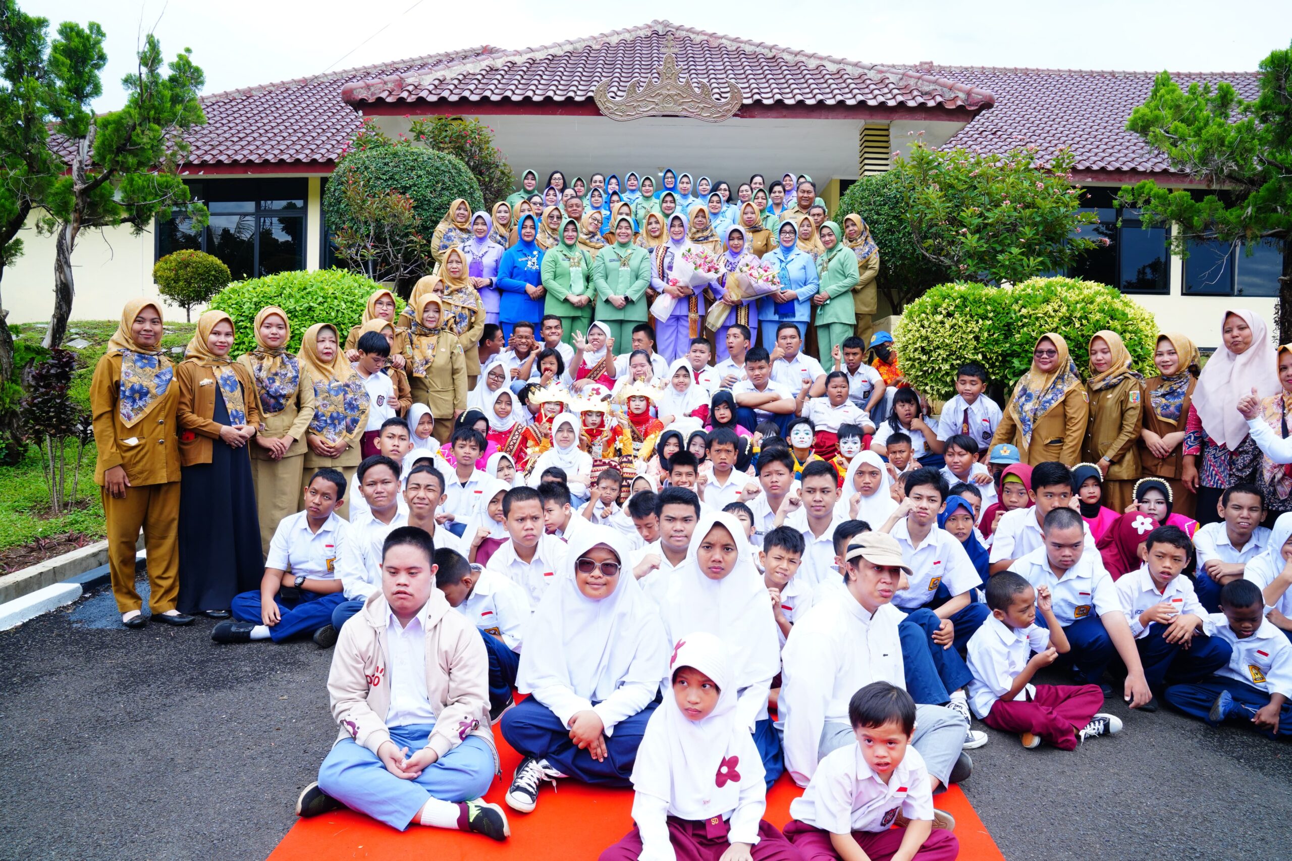 Ketua Umum Dharma Pertiwi  Laksanakan Kunjungan Kerja Ke SLB Kemiling Bandar Lampung