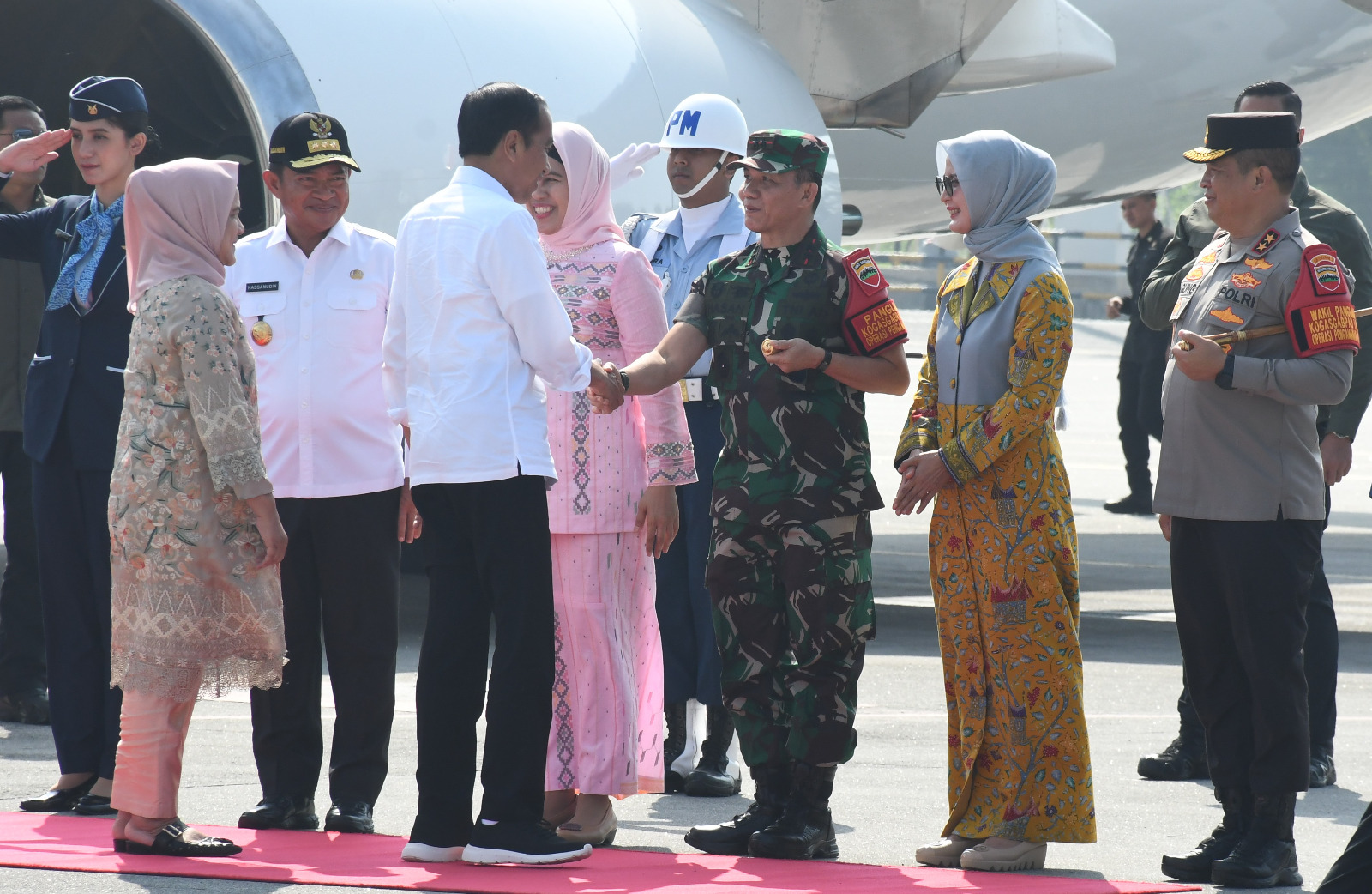 Pangdam I/BB, Dampingi Presiden RI Resmikan Pabrik Minyak Makan Merah Pagar Merbau dan Kunker ke Daerah