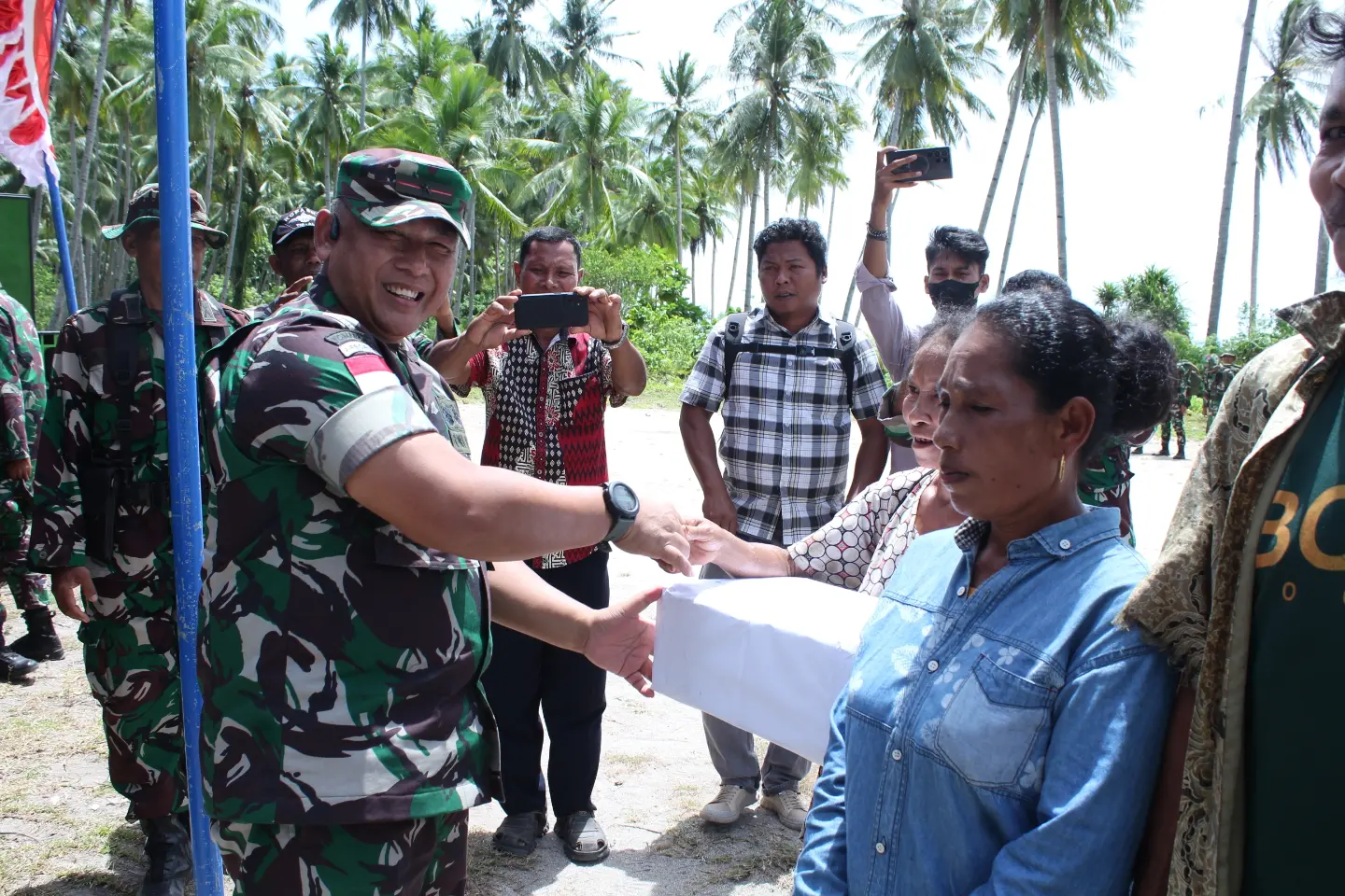 Kolaborasi Kemanusiaan Pasca Penutupan TMMD di Wilayah Terpencil