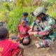 Satgas Yonif 509 Kostrad Berikan Layanan Yankes Door to Door di Kampung Bilogai, Intan Jaya