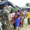 Cegah Stunting, Pasmar 3 Gelar Makan Bergizi Bersama Masyarakat Kampung Bahari Nusantara Pasmar 3 Yeflio