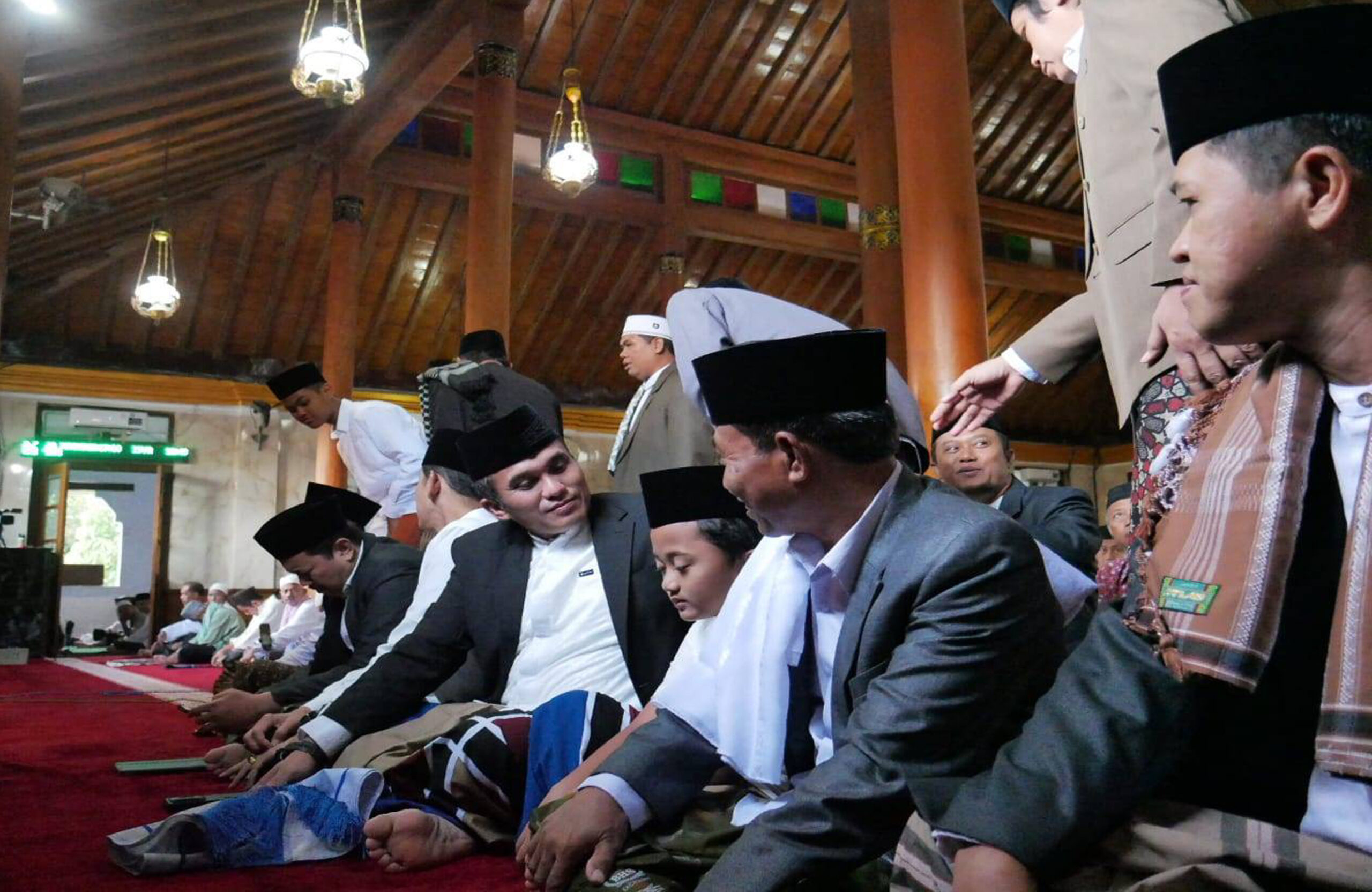 Dandim 0808 Bersama Forkopimda Kota Blitar Laksanakan Sholat Idul Fitri 1446 H di Masjid Agung
