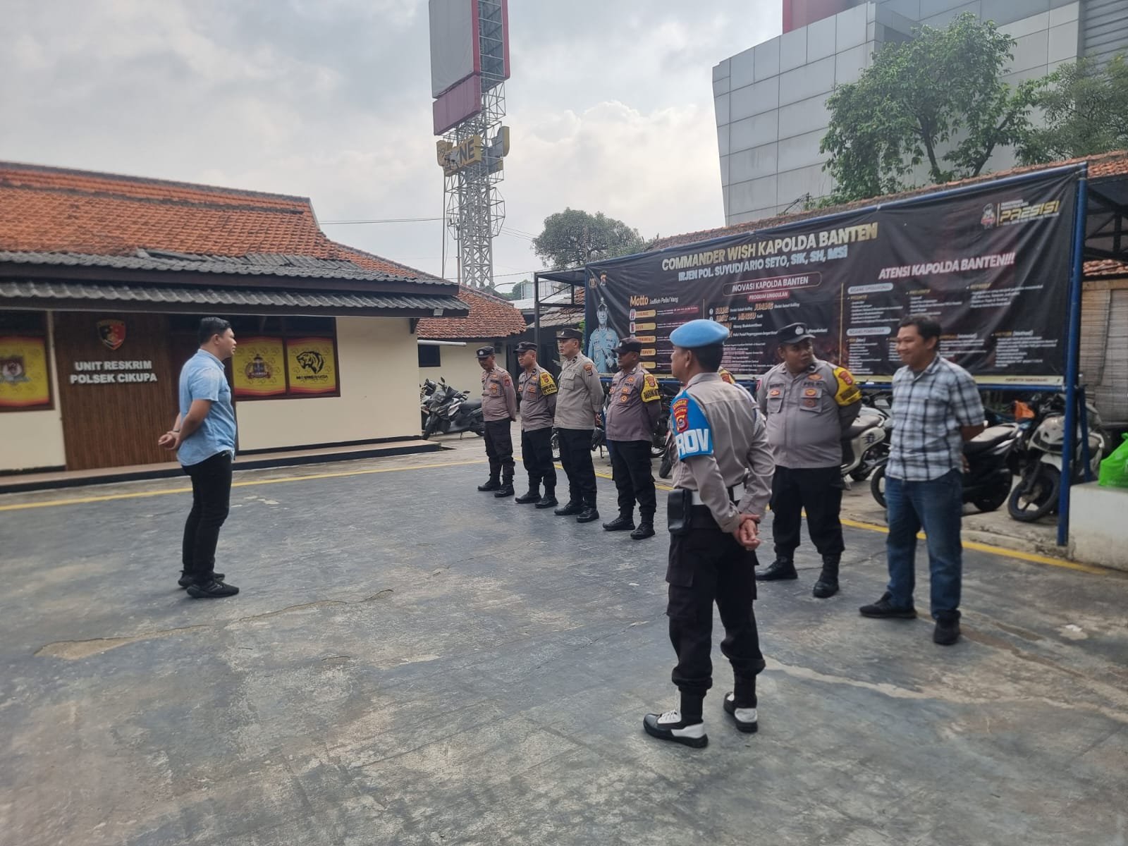 Apel Pagi Personil Piket Fungsi Polsek Cikupa, Kanit Reskrim IPDA Syaiful Rusdiansyah Pimpin Langsung