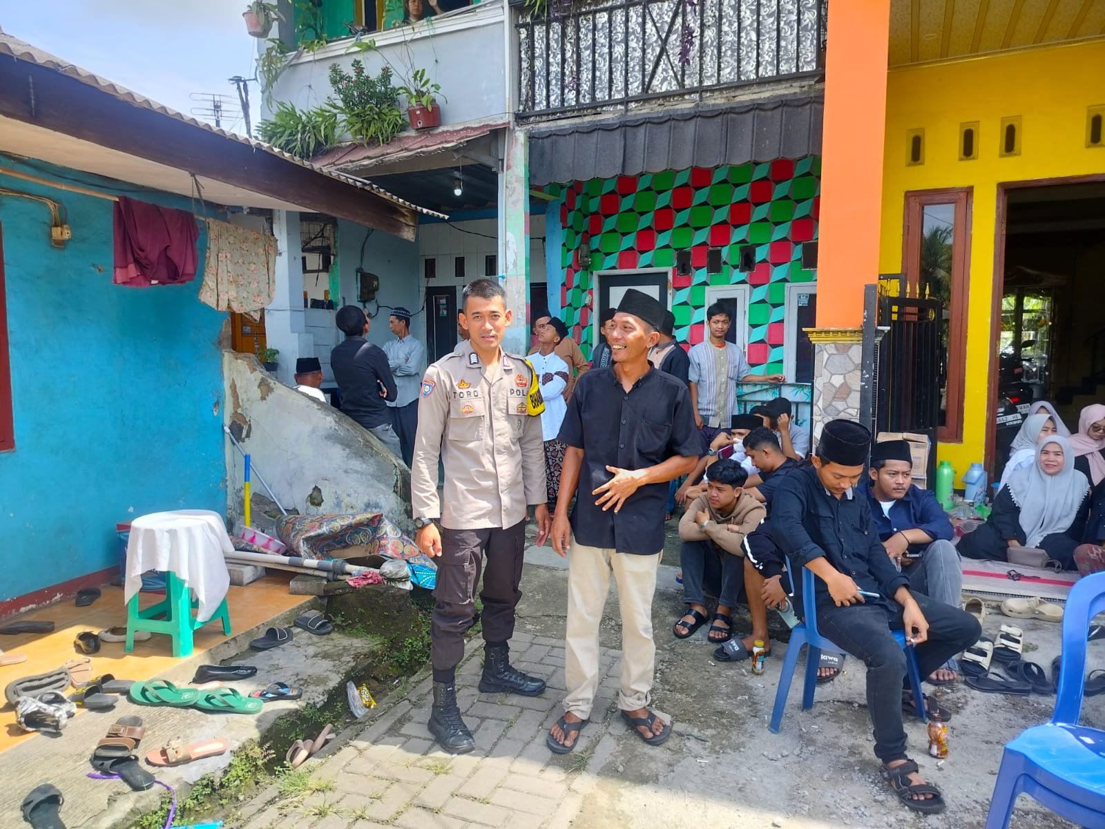 Bhabinkamtibmas Desa Cibadak, Takziah dan Berikan Himbauan Kamtibmas kepada Warga