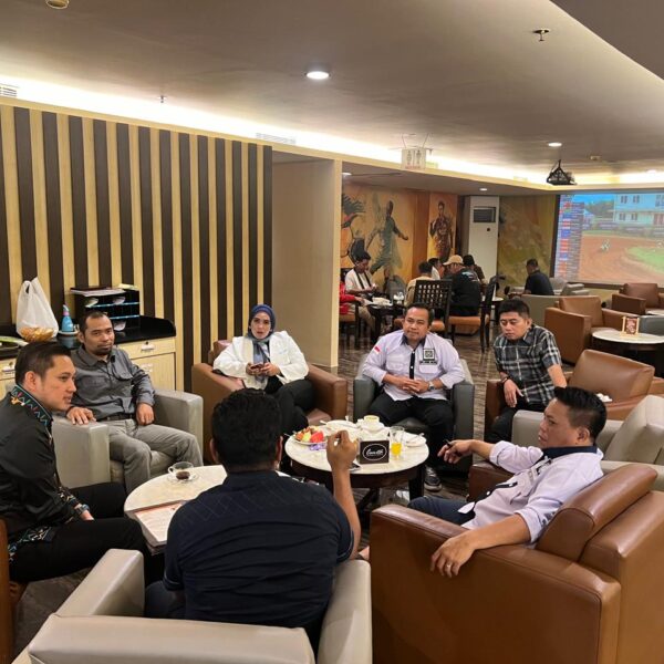 Manager PLN UP3 Kendari Gelar Pertemuan Strategis dengan DPD APERSI Sultra di Hotel Claro