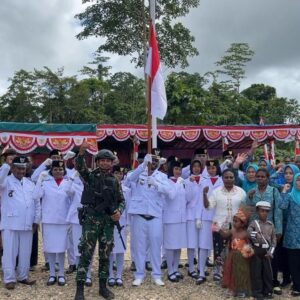 Satgas Pamtas kewilayahan RI-PNG Yonif 410/Alugoro Bersama Masyarakat Distrik Meyado, Kab. Bintuni, Papua Barat Melaksanakan Upacara HUT RI Ke 80