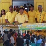 Ribuan Warga Serbu Kantor Golkar Flotim untuk Dapatkan Sembako Murah, 1.000 Paket Ludes dalam Hitungan Jam