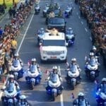 Rakyat Padati Jalan Kebesaran, Iringi Presiden Prabowo Menuju Upacara HUT ke-80 TNI