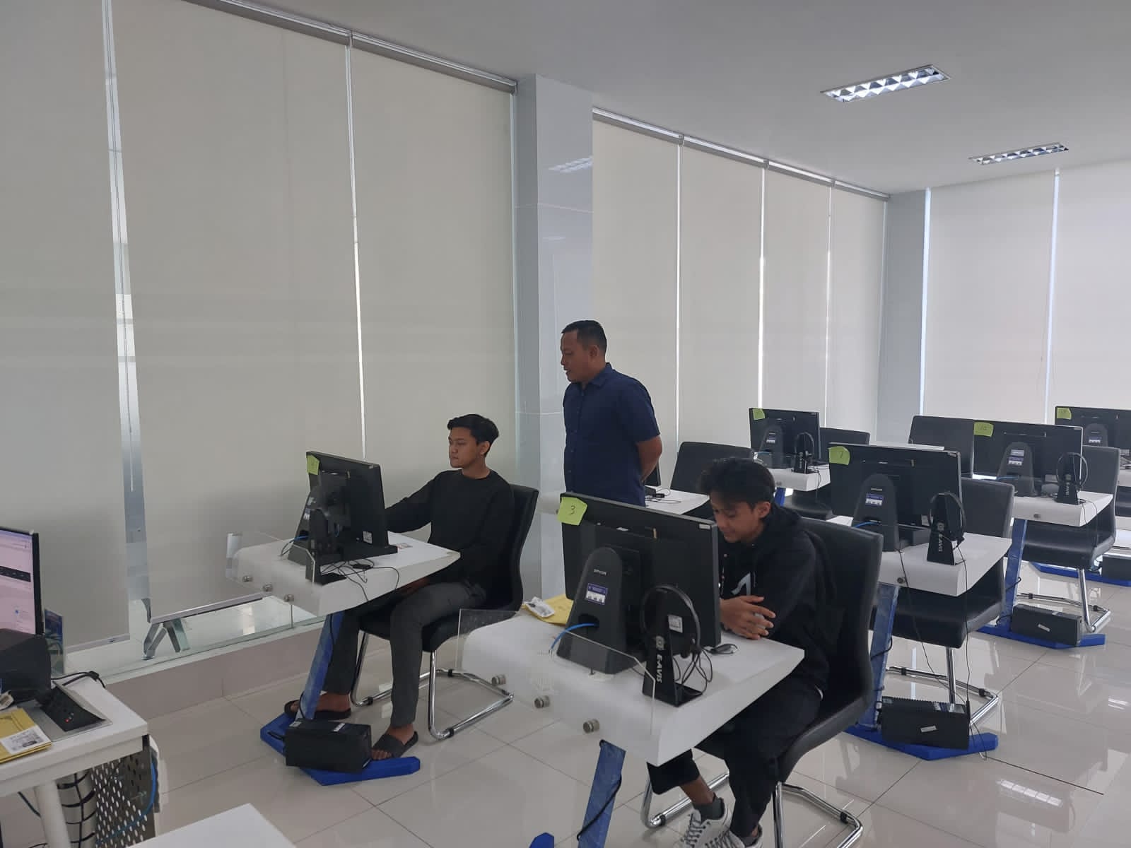 Satlantas Polres Tuban Laksanakan POLANTAS MENYAPA, Sosialisasikan Prosedur Penerbitan SIM secara Langsung ke Masyarakat