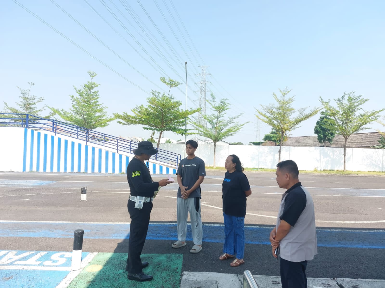 Satlantas Polres Tuban Laksanakan POLANTAS MENYAPA, Sosialisasikan Prosedur Penerbitan SIM secara Langsung ke Masyarakat