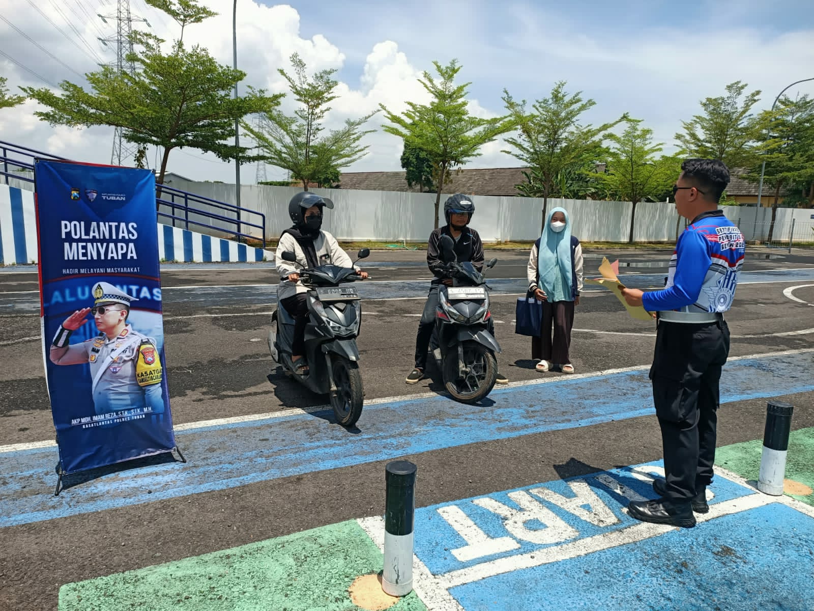 Polres Tuban Ajarkan Proses Penerbitan SIM melalui Program POLANTAS MENYAPA