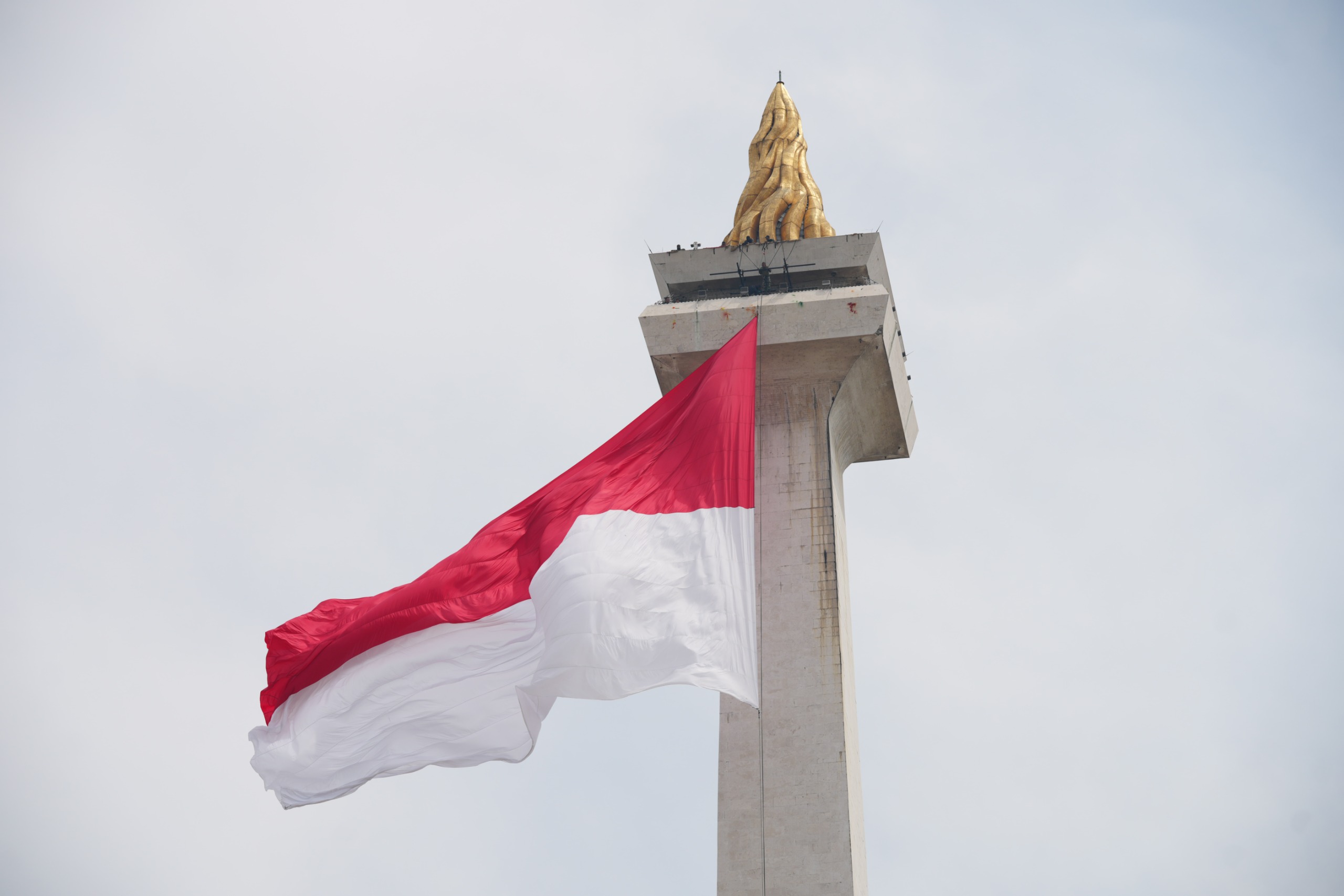 Bendera Merah Putih, Gagah Berkibar Saat Gladi Upacara HUT ke-80 TNI