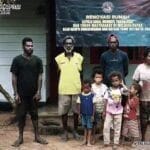 Satgas Yonif 312/KH Bersama Koops Swasembada Renovasi Rumah Tokoh Adat di Kampung Sota