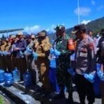 Kodim 1714/PJ Dukung Pemda Dalam Pemusnahan Miras di Kabupaten Puncak Jaya