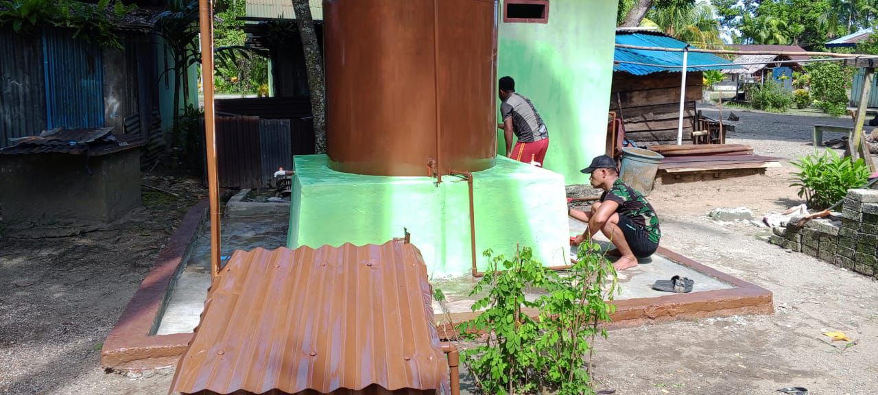 Satgas TMMD 126 Kodim Tambrauw Gotong Royong Selesaikan Pembuatan Sumur Bor di Kampung Mega