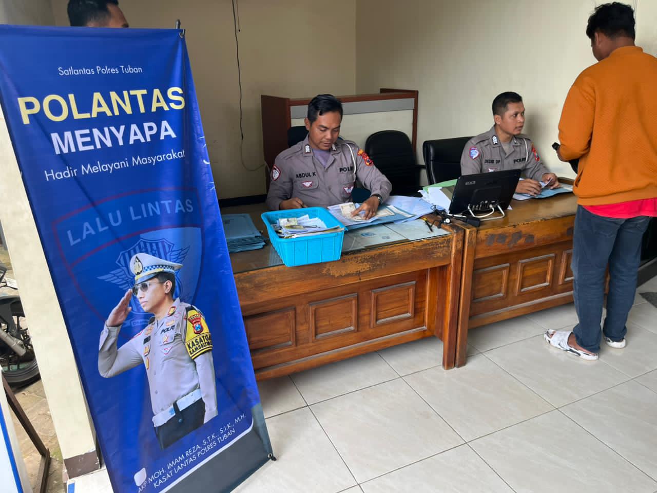 Menjaga Jalan, Menjaga Hati: Misi Mulia Polisi Tuban