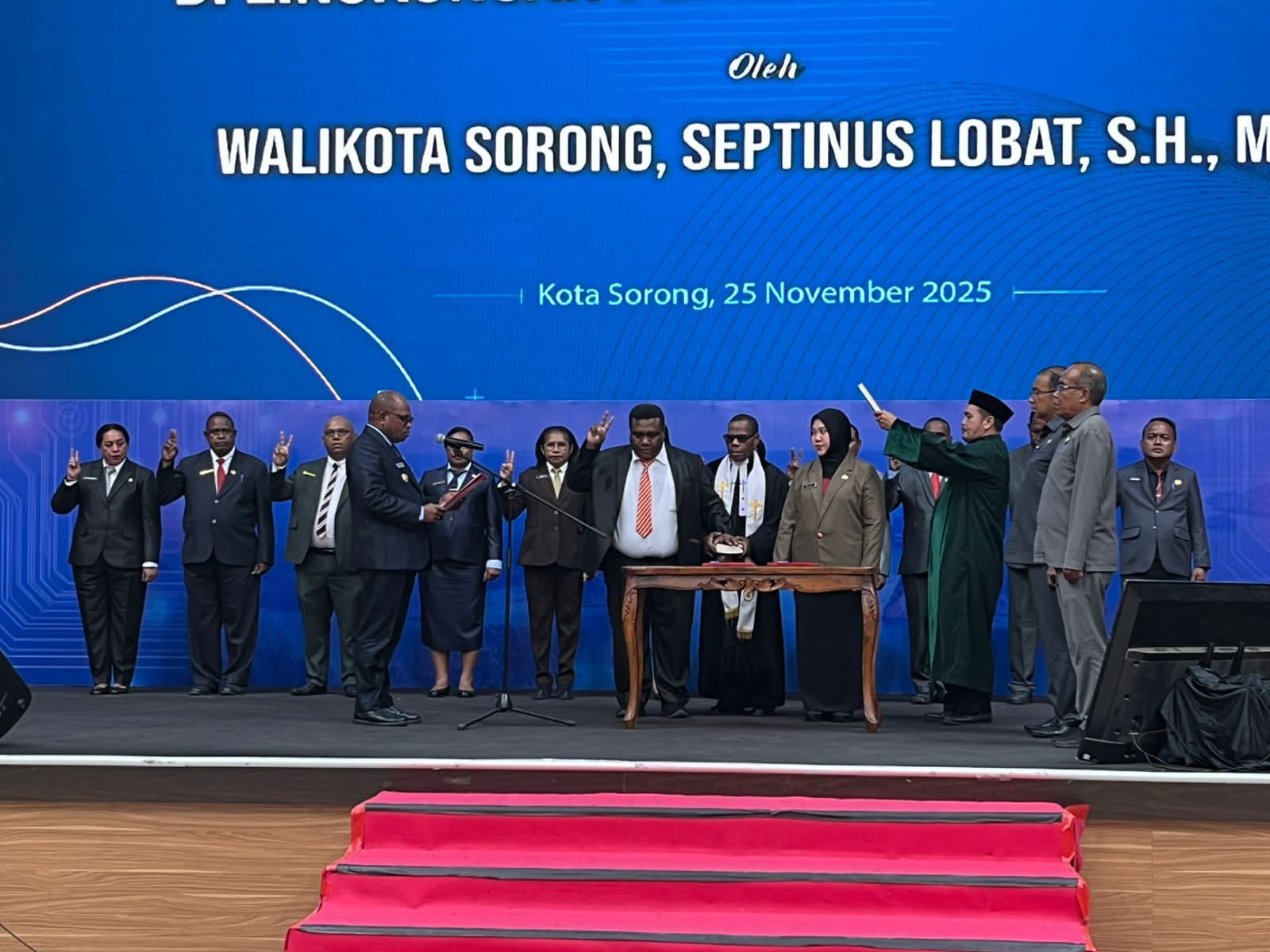 Wali Kota Sorong Lantik Pejabat Tinggi Pratama: Tegaskan Pengabdian dan Pelayanan Prima