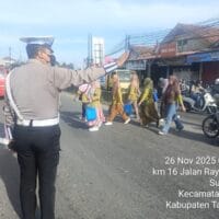 Personel Polsek Cikupa Gelar Strong Point Pagi Hari untuk Kelancaran Arus Lalu Lintas