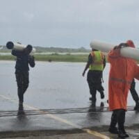 Tower PLN Roboh Dihantam Banjir, TNI Gerak Cepat Bantu Pulihkan Kelistrikan di Aceh