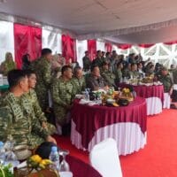 Ratusan Peterjun Kostrad Hiasi Langit Kota Timah Babel