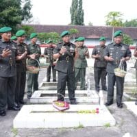 Momentum Hari Juang Kartika, Kodim 0808/Blitar Melaksanakan Ziarah Rombongan Di TMP Raden Widjaja
