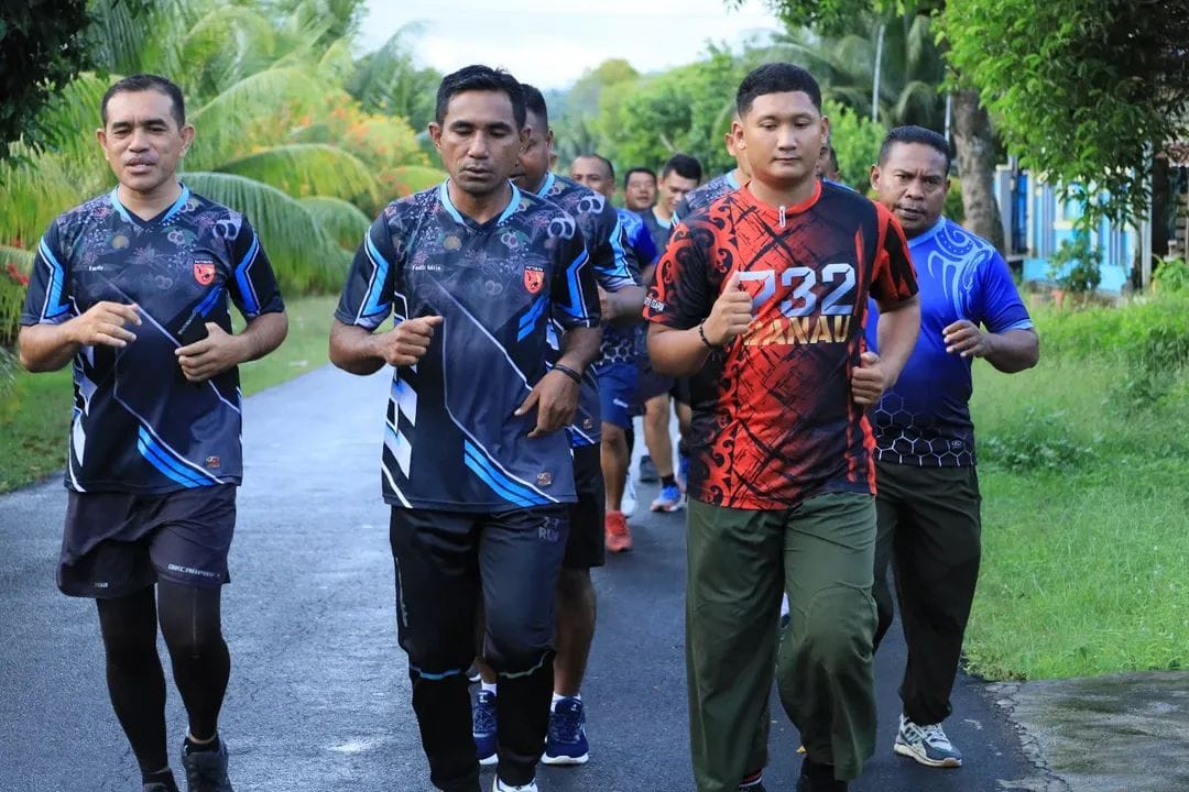 Tingkatkan Kebugaran Prajurit, Kodim 1505/Tidore Laksanakan Pembinaan Fisik Tingkatkan Kebugaran Prajurit, Kodim 1505/Tidore Laksanakan Pembinaan Fisik