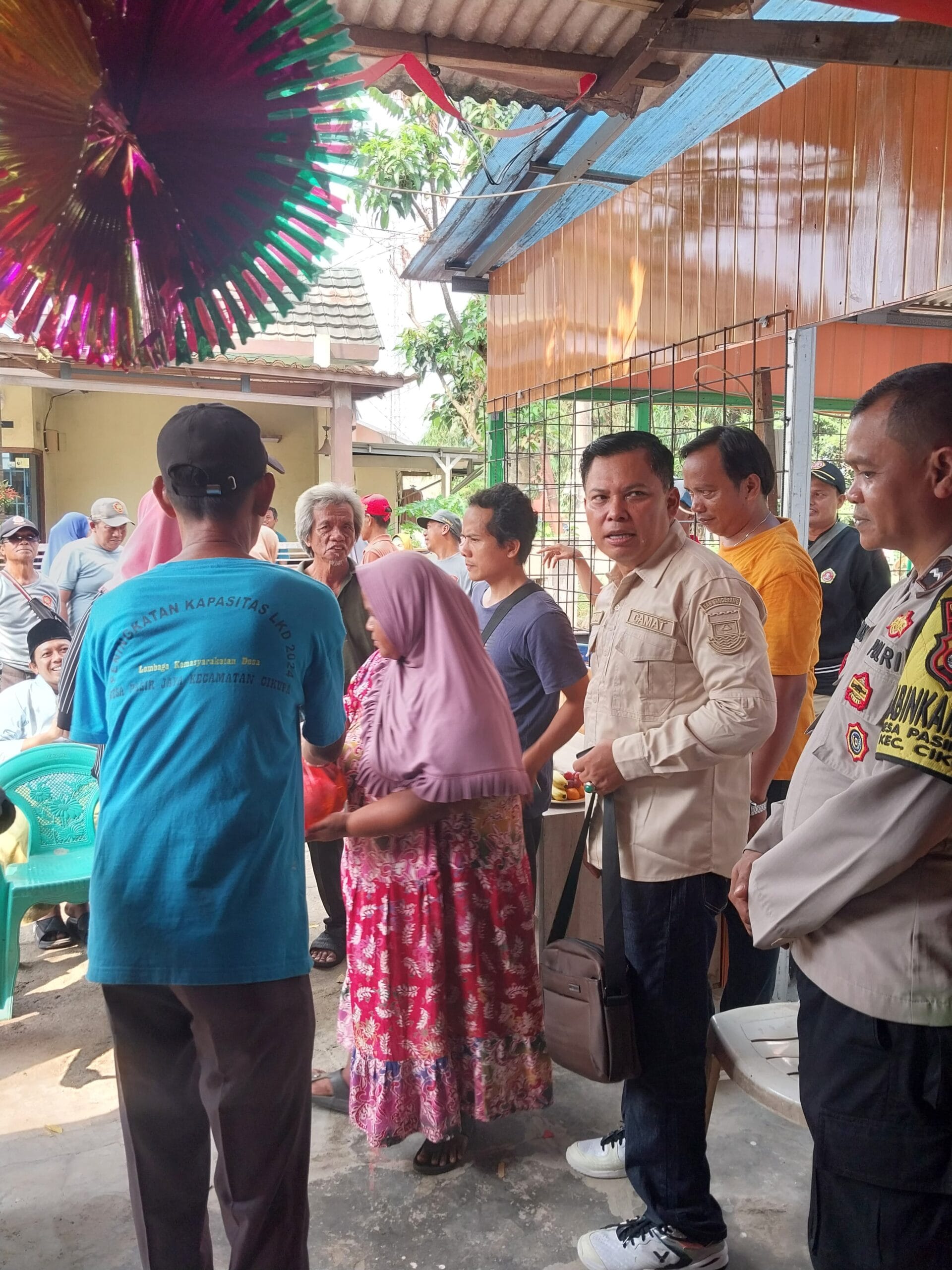 Bhabinkamtibmas Hadiri Launching Gerai Sembako Koperasi Desa Merah Putih Pasir Jaya