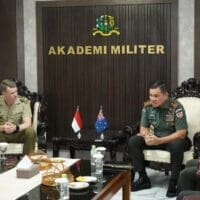 Akmil Lepas Instruktur Australia Kapten Kav Damon Radford