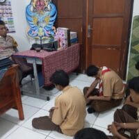 Bhabinkamtibmas Cibadak Beri Penyuluhan dan Pembinaan Siswa SMPN 4 Cikupa