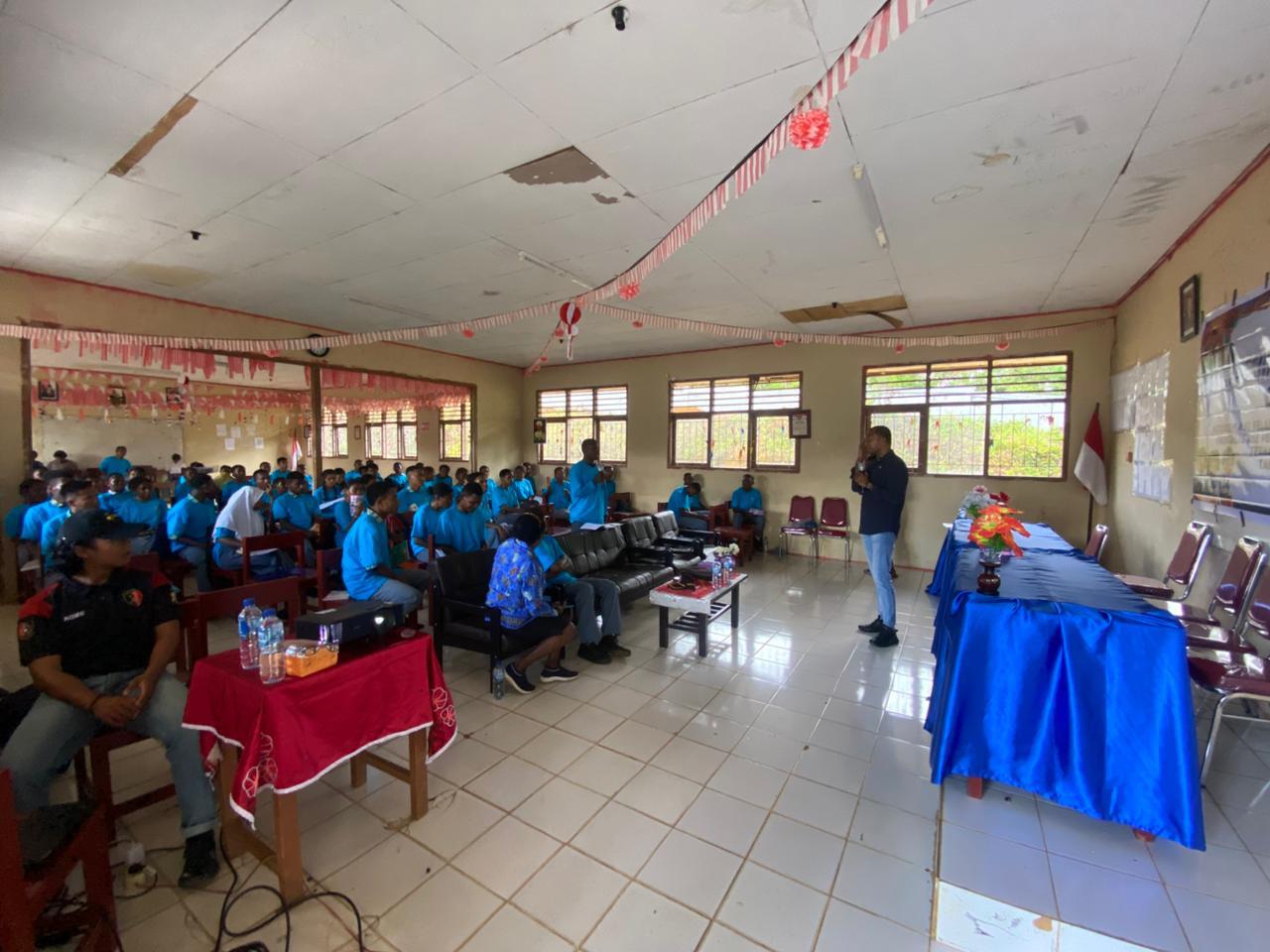 Cegah Kekerasan Sejak Dini, Sat Reskrim Polres Maybrat Sosialisasi ke Pelajar SMP Negeri 2 Aifat