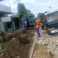 Setetes Empati di Tengah Galian: Perjuangan UPK Plumpang Menjaga Layanan Air untuk Warga