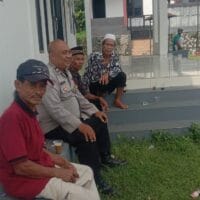 Bhabinkamtibmas Desa Budimulya Jalin Silaturahmi dengan Tokoh Masyarakat