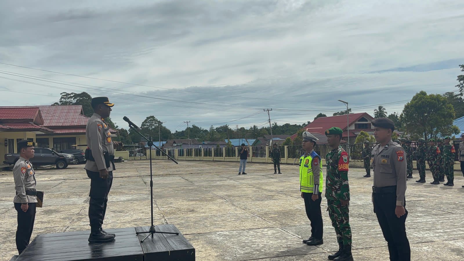 Apel Gelar Pasukan Operasi Lilin Dofior 2025 Polres Maybrat, Wujud Sinergi TNI–Polri Amankan Nataru