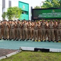 Gubernur Akmil Pimpin Laporan Pemberangkatan Cuti Natal dan Tahun Baru Taruna TP 2025/2026