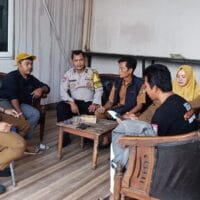 Bhabinkamtibmas Polsek Cikupa Sambang Kantor Desa Pasir Jaya, Perkuat Sinergi Kamtibmas