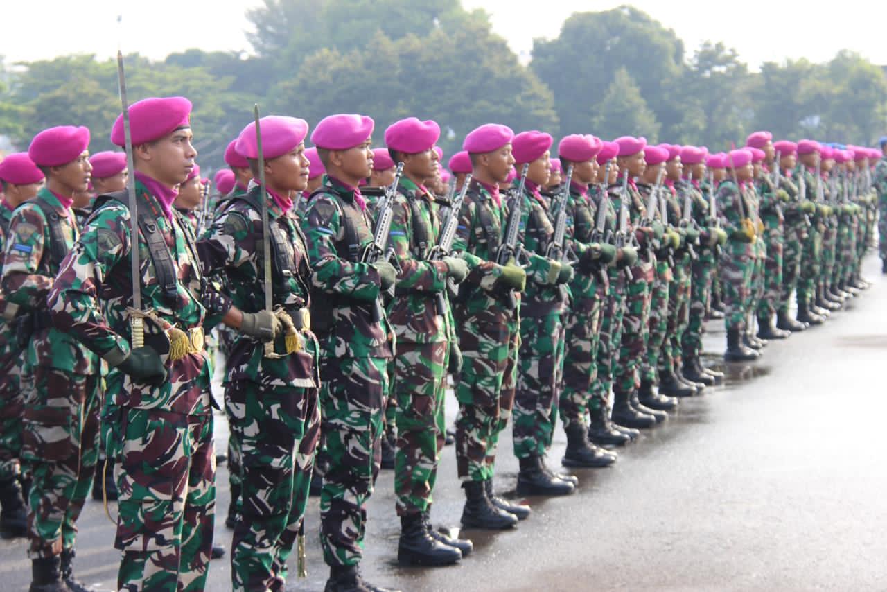 Letkol Helilintar Pimpin Upacara Kenaikan Bendera Letkol Helilintar Pimpin Upacara Kenaikan Bendera