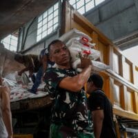 TNI Lakukan Airdrop Bantuan Sembako 5,4 Ton di Blankejeren, Gayo Lues