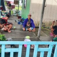 Bangun Keakraban Lewat Komsos, Babinsa Sambangi Warga Yang Ada Di Wilayah Binaan