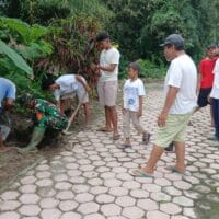 Cegah Longsor, Babinsa Garum Bersama Warga Tanam Pohon Keras Di Lingkungan Magersari