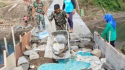 Sinergi Kodim 0808/Blitar Dan Warga, Bangun Jembatan Perintis Garuda Bendosewu Segera Rampung