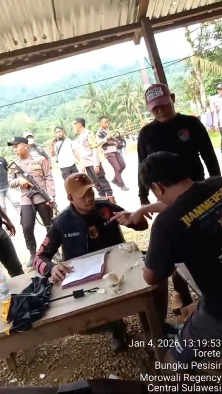 Royman M Hamid : Jurnalis yang Ditangkap Paksa Polisi di Morowali Royman M Hamid : Jurnalis yang Ditangkap Paksa Polisi di Morowali