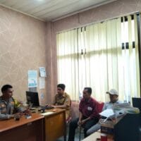 Bhabinkamtibmas Sukamulya Ngariung Bersama RT, Perkuat Sinergi Kamtibmas