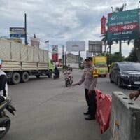 Polsek Cikupa Laksanakan Pengaturan Lalu Lintas di Simpang Cikupa Mas, Antisipasi Kemacetan dan Laka Lantas