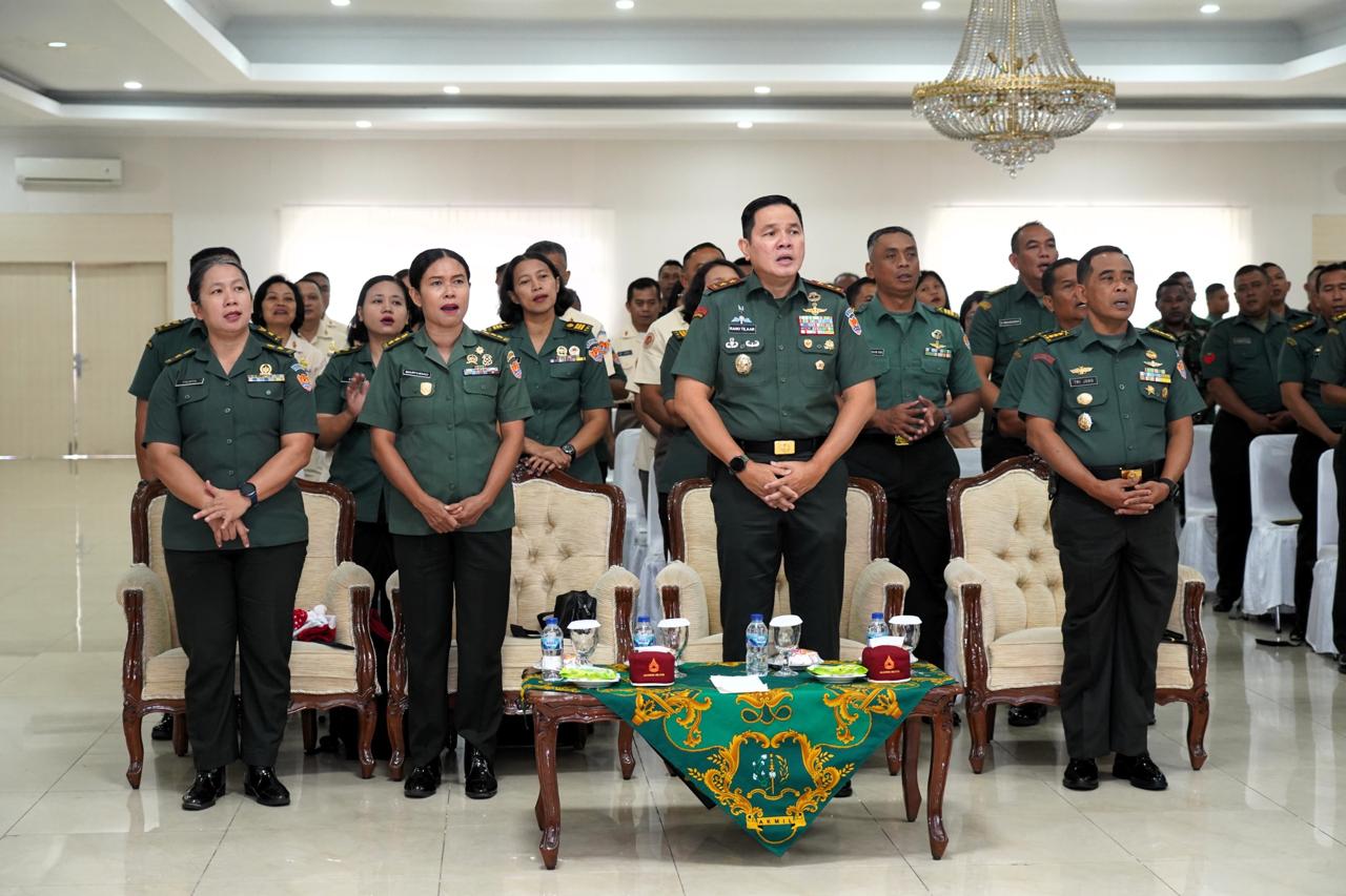 Natal 2025 TNI AD, Gubernur Akmil Ikuti Arahan Kasad Secara Vicon Natal 2025 TNI AD, Gubernur Akmil Ikuti Arahan Kasad Secara Vicon