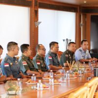 Perwira Siswa DSSC dan ACSC Australia Laksanakan Courtessy Call Kepada Duta Besar RI untuk Australia