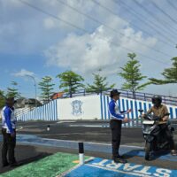 Polisi Datang Tanpa Sirene, Warga Tuban Justru Mendekat