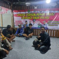 Bhabinkamtibmas Polsek Cikupa Laksanakan Ronda Siskamling Bersama Warga Desa Sukadamai