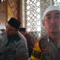 Bhabinkamtibmas Polsek Cikupa Laksanakan Sholat Jumat Keliling dan Silaturahmi di Kelurahan Sukamulya